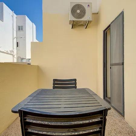 Sunny 2-bedroom Maisonette Near St Pauls Bay And Northern Beaches * St. Paul's Bay