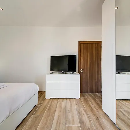 Sunny 2-bedroom Maisonette Near St Pauls Bay And Northern Beaches Apartment St. Paul's Bay