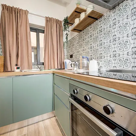 Apartment Sunny 2-bedroom Maisonette Near St Pauls Bay And Northern Beaches *